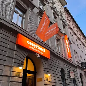 Easyhotel Oktogon 3*, Budapest Hungría