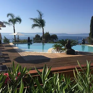 les-lauriers-roses-rayol-canadel-sur-mer.fr-provencehotel.com/